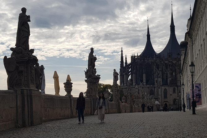 Kutná Hora and Bone church - private tour with PERSONAL PRAGUE GUIDE - How the private transport changes the day