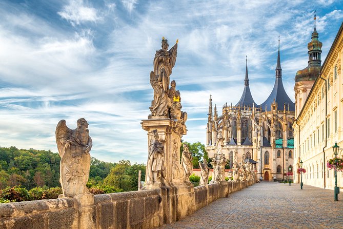 Kutná Hora Medieval Town in Vintage Cabrio car - How much of Kutná Hora will you actually see?
