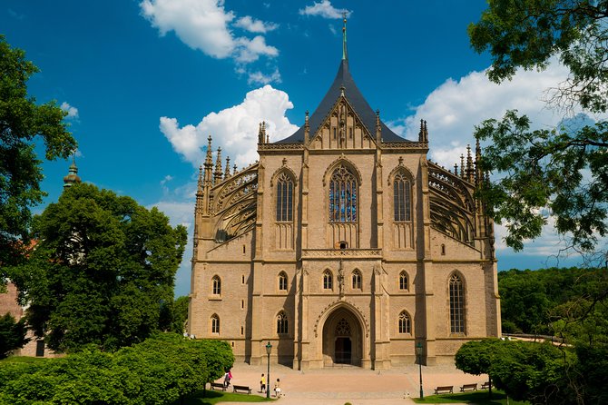 Kutna Hora Private day trip from Prague with lunch, admission and local treat - The drive from Prague and the value of private transport