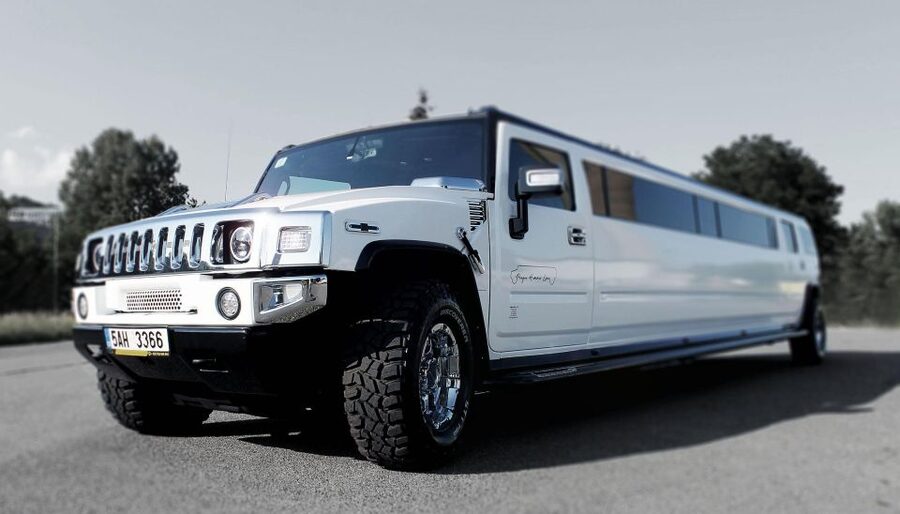 Long Hummer or Cadillac Limousine Party Ride - Choosing between the Long Hummer and Long Cadillac