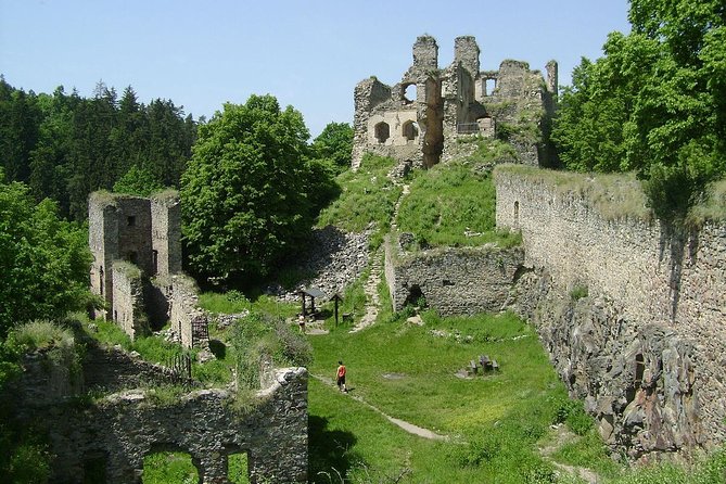 One day trips in the surroundings of Cesky Krumlov - Maiden Stone gives you ruins and an easy walk