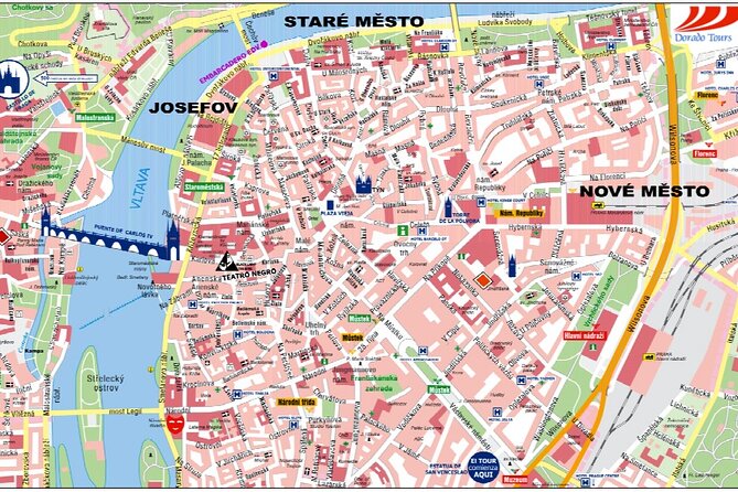 Pedestrian tour of Prague in Spanish - Karlova Street and the walk to Charles Bridge