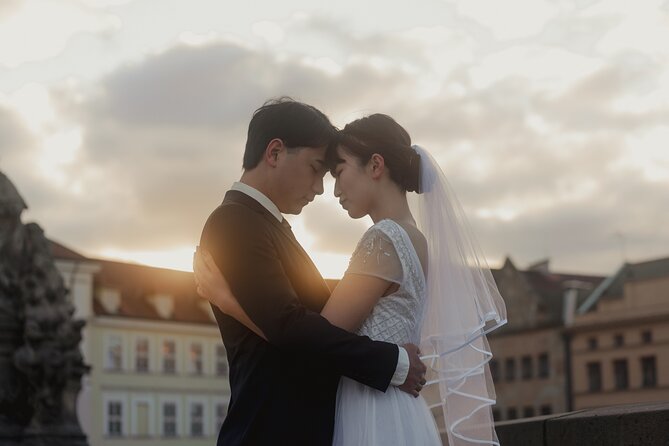 Photographer in Prague, private photoshoot - Kampa Park, Čertovka, and the Lennon Wall