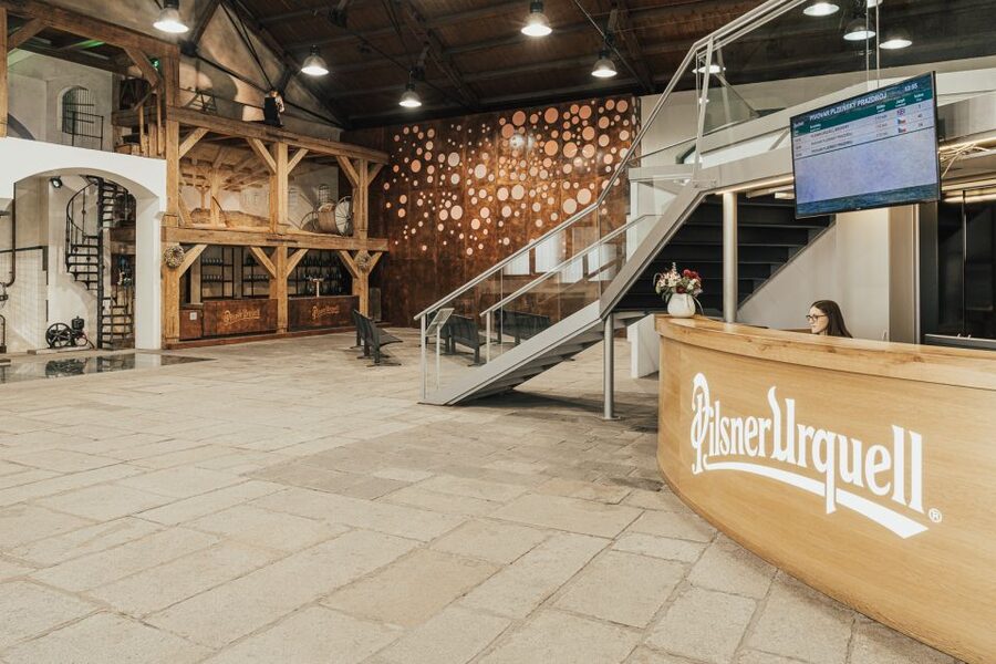 Pilsen: Pilsner Urquell Brewery Tour with Beer Tasting - The guide makes or breaks the experience