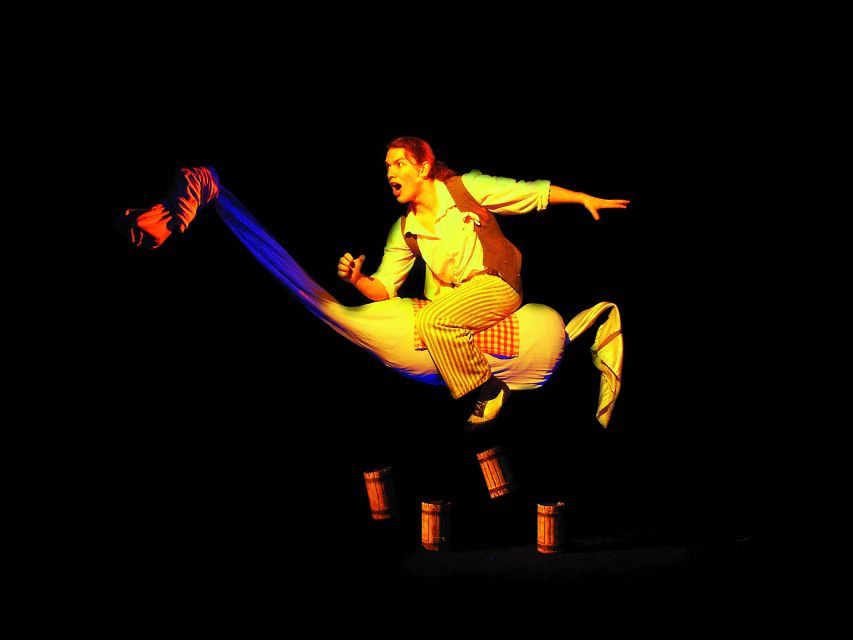 Prague: 1.5-Hour Black Light Theater Srnec Performance - Why the silence works