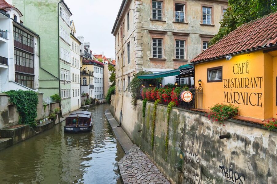 Prague: 1.5-Hour River Boat Cruise and Guided Tour - Starting at Mostecká 4 behind Charles Bridge