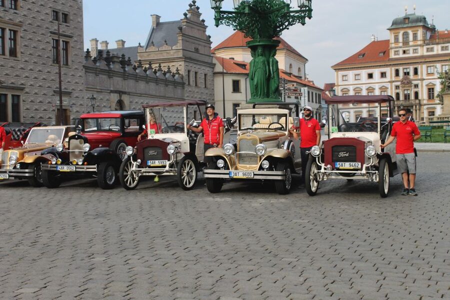 Prague: 1.5–Hour Vintage Car Tour - Who will get the most from this tour