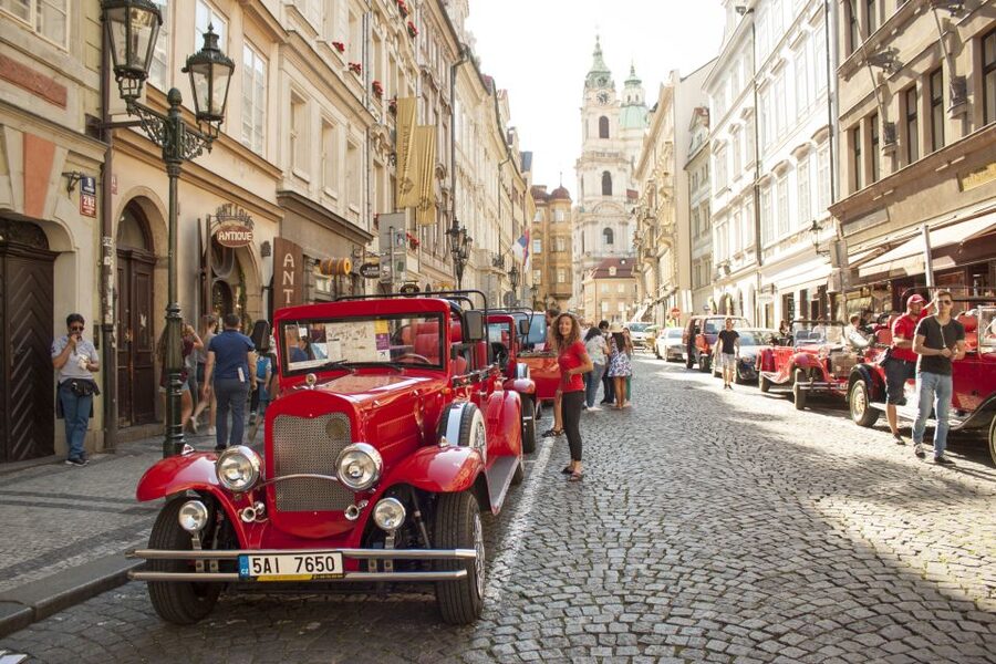 Prague: 1.5–Hour Vintage Car Tour - Rudolfinum, Dancing House, and the modern side of Prague