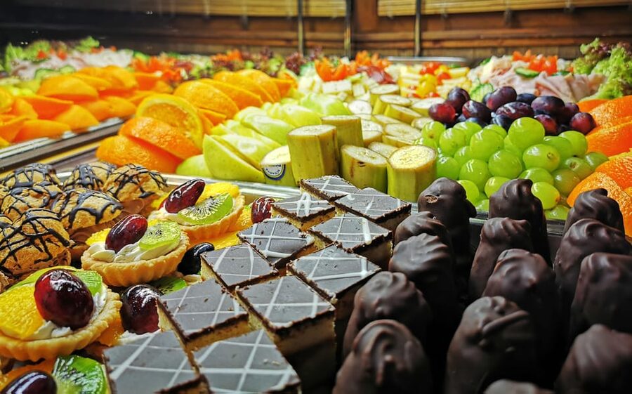 Prague: 1-hour Cruise with Audio Guide - Who should book this Prague cruise?