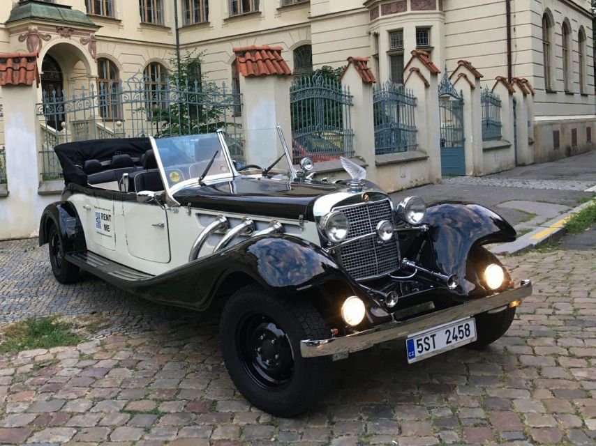 Prague: 1-Hour Private Tour in Vintage Car - Charles Bridge, St. Nicholas Church, and Lennon Wall