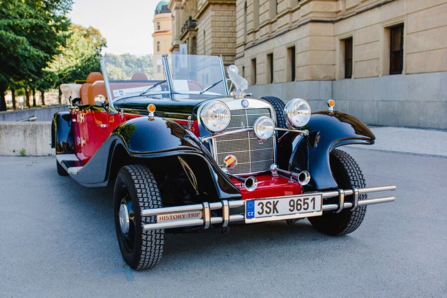 Prague: 1-Hour Private Tour in Vintage Car - What the guides add to the hour
