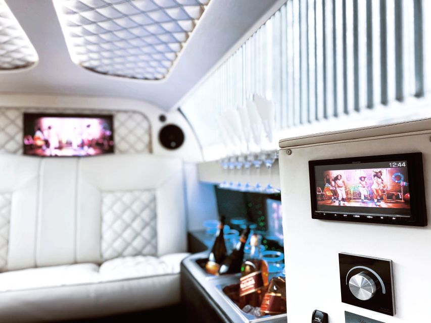 Prague: 1-Hour Vintage Limousine Rental - How to get the best ride