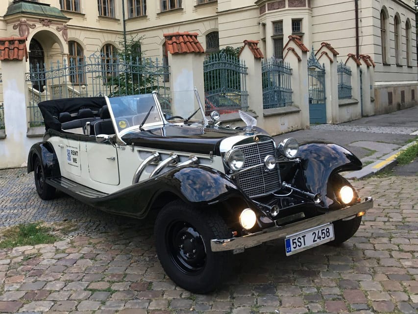 Prague: 120min Private Tour in Vintage Car, up to 6people! - Charles Bridge, St. Nicholas Church, and the Lennon Wall