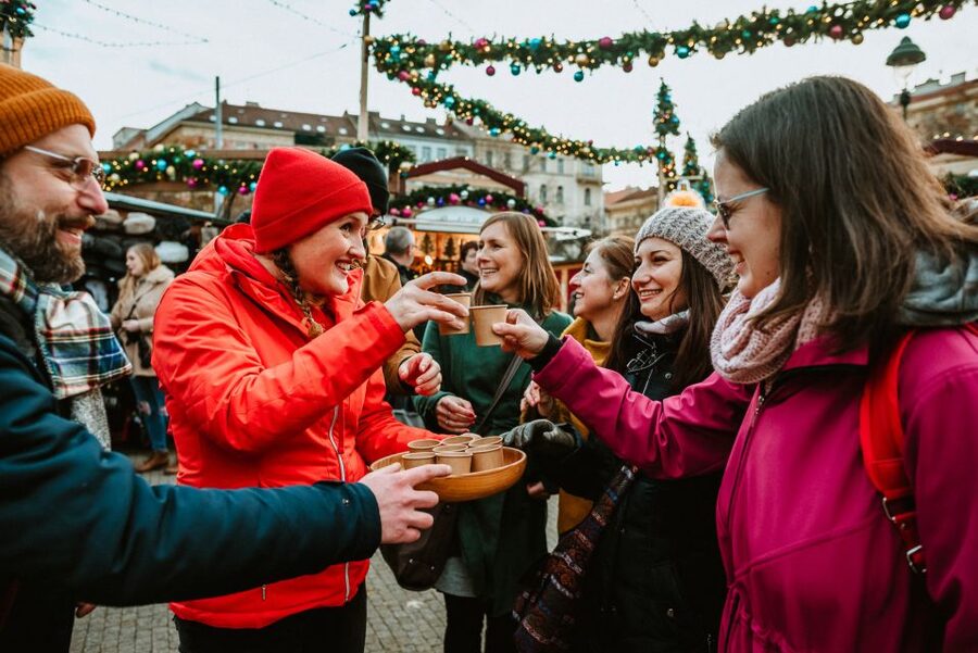 Prague: 2-3h Magical Christmas Markets Tour with Inclusions - What the schedule feels like in practice