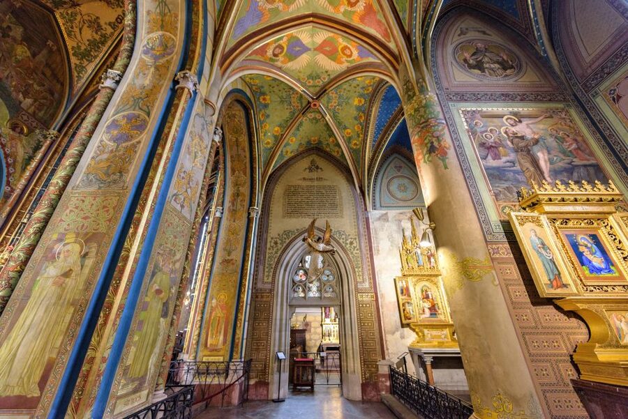 Prague: 2.5-Hour Vyšehrad Castle with Gorlice & Tickets - Vyšehrad Cemetery and the people behind the names