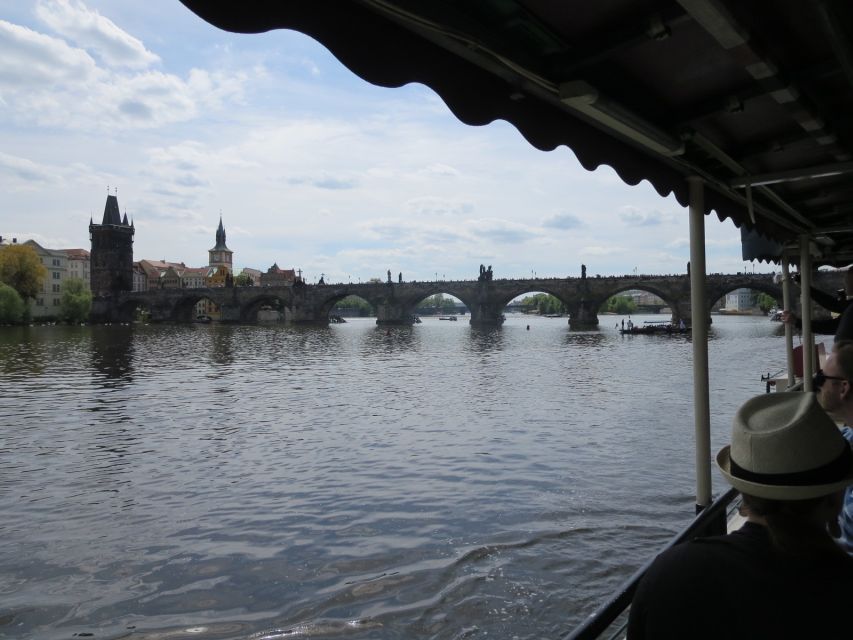 Prague: 2-Hour Lunch Cruise on the Vltava River - The first sights from the Vltava