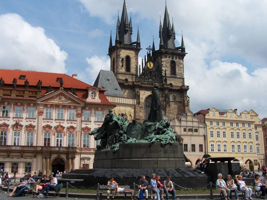 Prague: 2-Hour Old Town and Jewish Ghetto Walking Tour - Key points at a glance