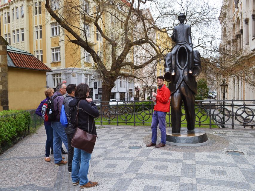 Prague: 2-Hour Old Town and Jewish Ghetto Walking Tour - What the guide adds to the walk