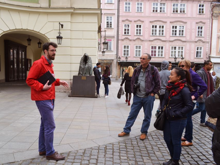 Prague: 2-Hour Old Town and Jewish Ghetto Walking Tour - Jan Hus and the symbols of Old Town Square
