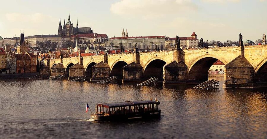 Prague: 2 hours city tour + 1 hour boat cruise - Wenceslas Square and Prague’s modern center
