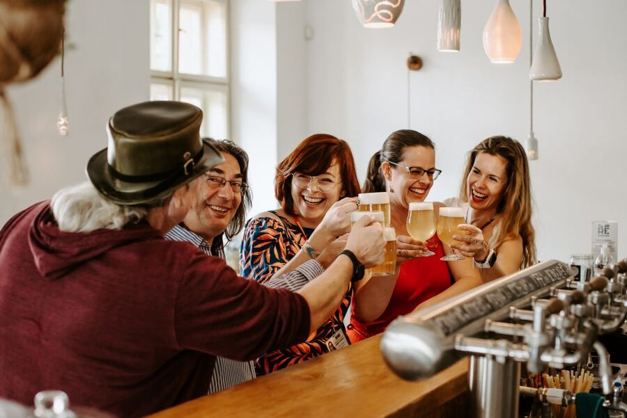 Prague: 3.5 h Private Czech Beers & Tapas Tour - One hour of beer and food in New Town