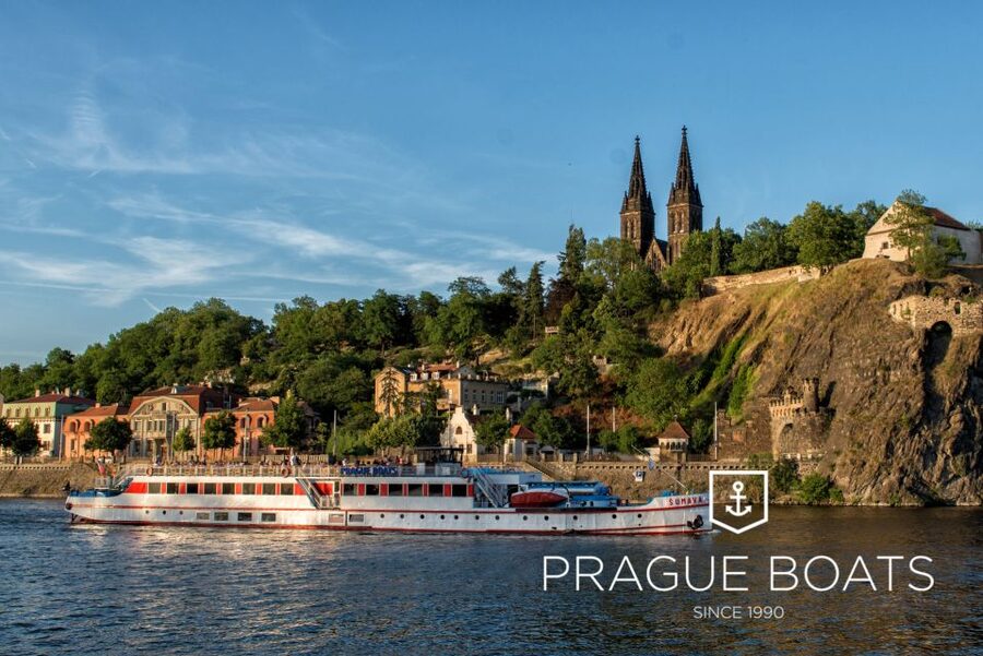 Prague: 3-hour Evening River Cruise with Dinner - Timing, departure changes, and the final stop