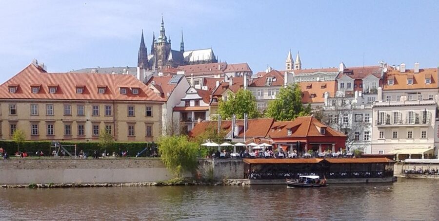 Prague: 3-hour Evening River Cruise with Dinner - Starting near Republic Square