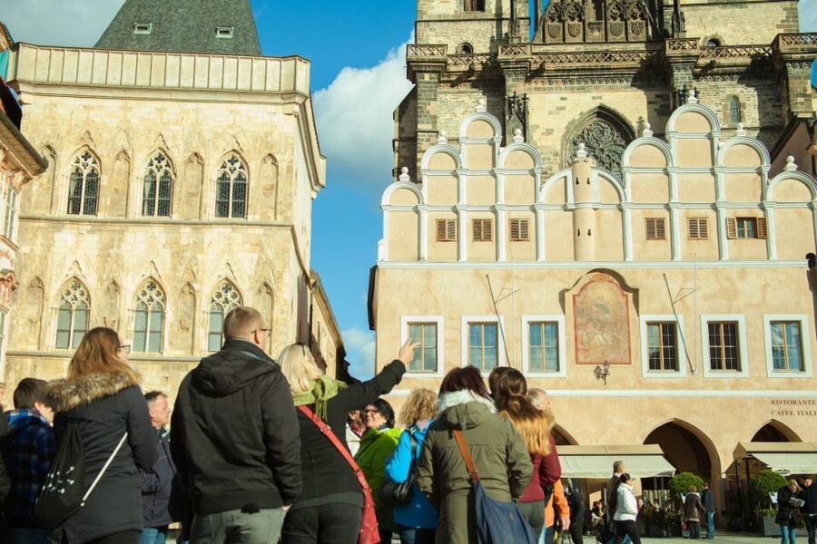 Prague: 3-Hour Old Town and Prague Castle Tour in German - Key points at a glance