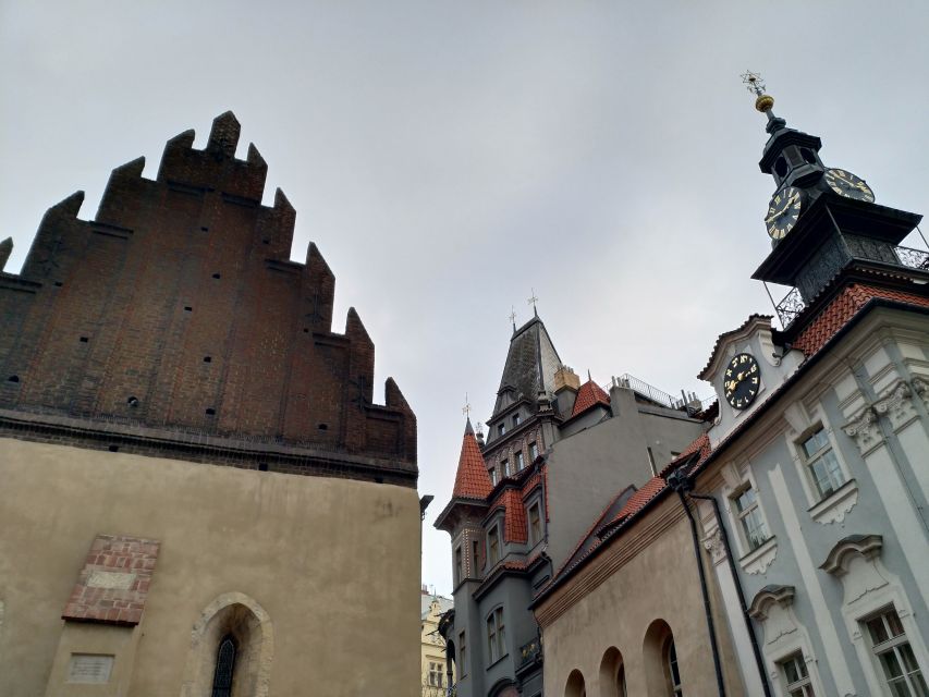 Prague: 3-Hour Private Jewish Quarter Tour - What the guide adds to the exhibitions