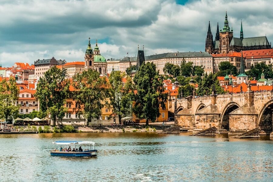 Prague: 45-Minute Sightseeing Cruise to Devil's Channel - Charles Bridge and Prague Castle from the water