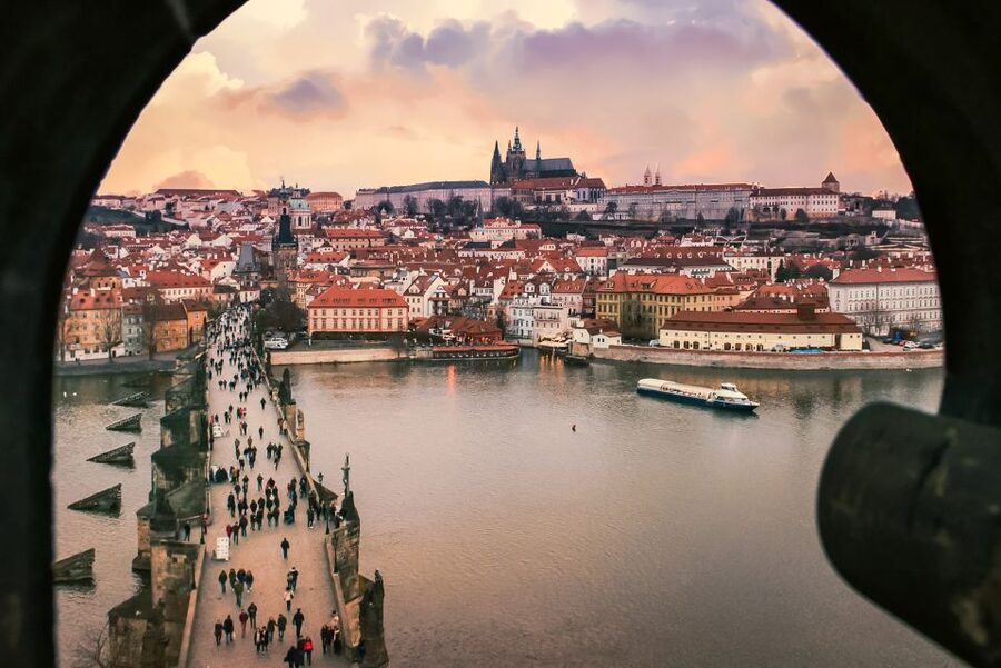 Prague: 50-Minute Sightseeing Evening Cruise - Rudolfinum and the first river views