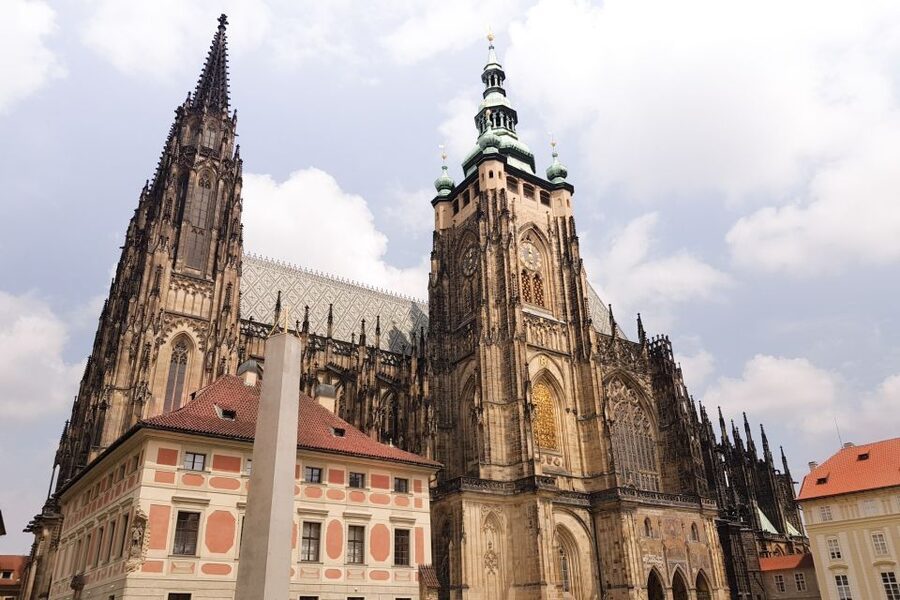 Prague: 6-Hour Tour with River Boat Cruise and Lunch - Who should book this Prague day?