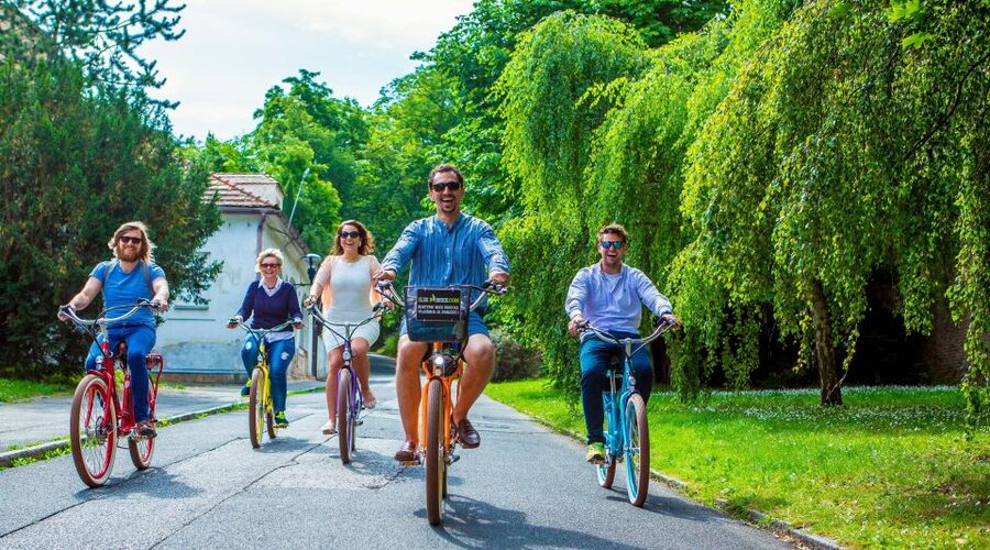 Prague: 7 Best Viewpoints of Prague E-Bike Tour - Old Town supplies the familiar sights and busy streets