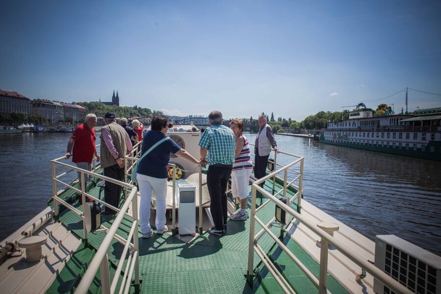 Prague: Afternoon Beer Cruise with Drinks Included - A short river ride with Prague’s best angles
