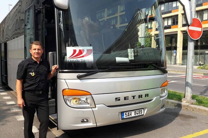 PRAGUE AIRPORT - CITY TRANSFERS in Spanish - Timing, confirmation, and cancellation