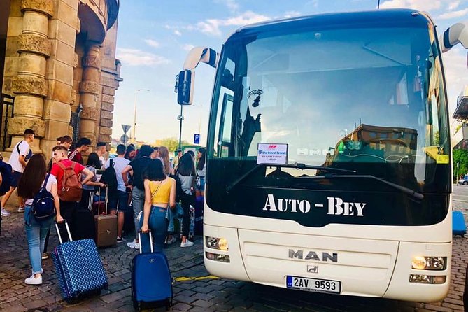 PRAGUE AIRPORT - CITY TRANSFERS in Spanish - Choosing the right vehicle for your group