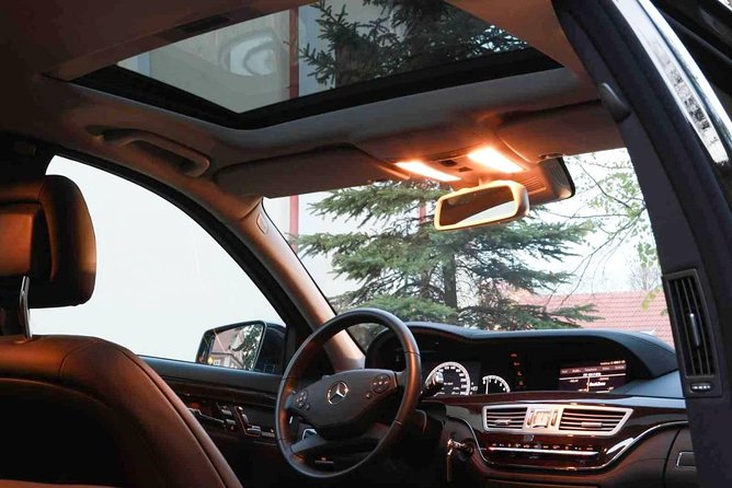 Prague airport luxury transfer by a Mercedes Benz S class - Inside the Mercedes Benz S Class