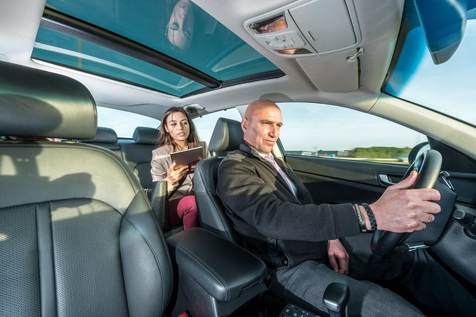 Prague Airport (PRG) Departure Transfer from Prague City - What the strongest service experiences have in common
