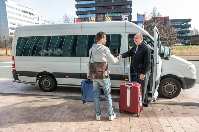 Prague Airport (PRG) Departure Transfer from Prague City - Luggage rules and vehicle comfort