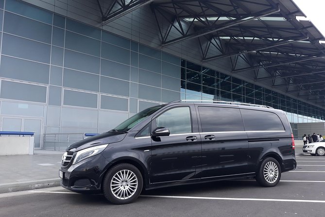 Prague Airport Private Departure Transfer - The strongest point is punctuality