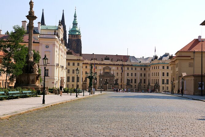 Prague Airport Transfers, Praga Aeropuerto Traslados, ESPAŇOL-ENG - A Prague arrival that starts with local orientation