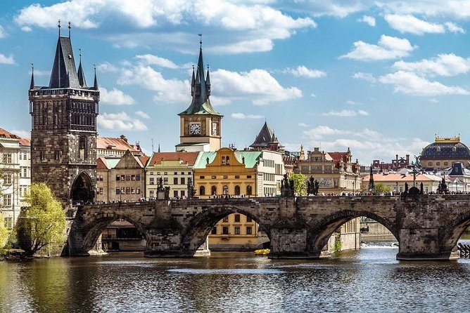 Prague Airport Transfers, Praga Aeropuerto Traslados, ESPAŇOL-ENG - What the 35-minute ride includes