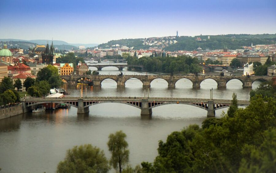 Prague "ALL-IN-ONE" City E-Bike Tour - The 75-minute lunch pause