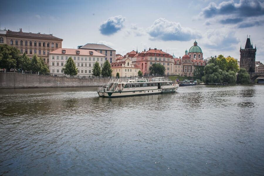 Prague: An unforgettable 2-hour cruise on the Vltava River. - Is two hours enough for Prague sights?