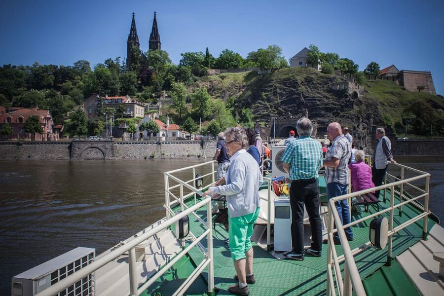 Prague: An unforgettable 2-hour cruise on the Vltava River. - Prague Castle from the river