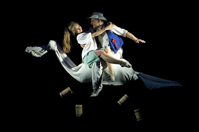 Prague 'Antologia' Black Light Show by Black Light Theatre Srnec - The venue: intimate, but not polished