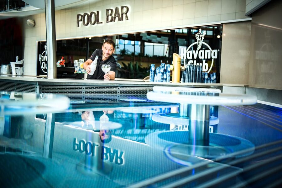 Prague: Aquapalace Indoor/Outdoor Water Park Ticket - Adding Sauna World for 150 CZK