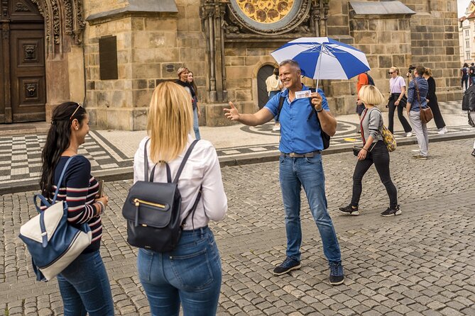 Prague Astronomical Clock Tower Ticket+20min Intro & opt. E-guide - Finding the meeting point in Old Town