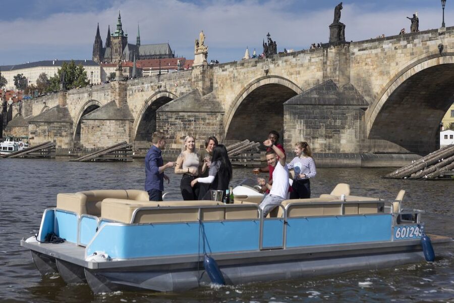 Prague: Beer Boat Tour - A one-hour party cruise through central Prague