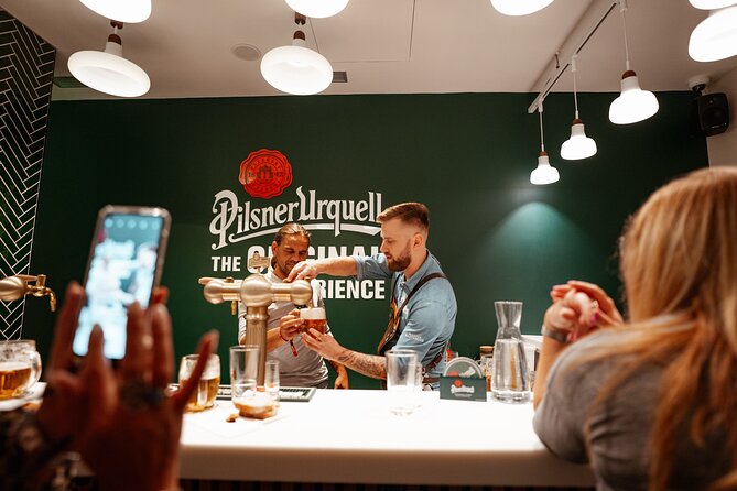 Prague Beer Pouring Class at Pilsner Urquell - What Hladinka, Šnyt, and Mlíko mean for your tasting